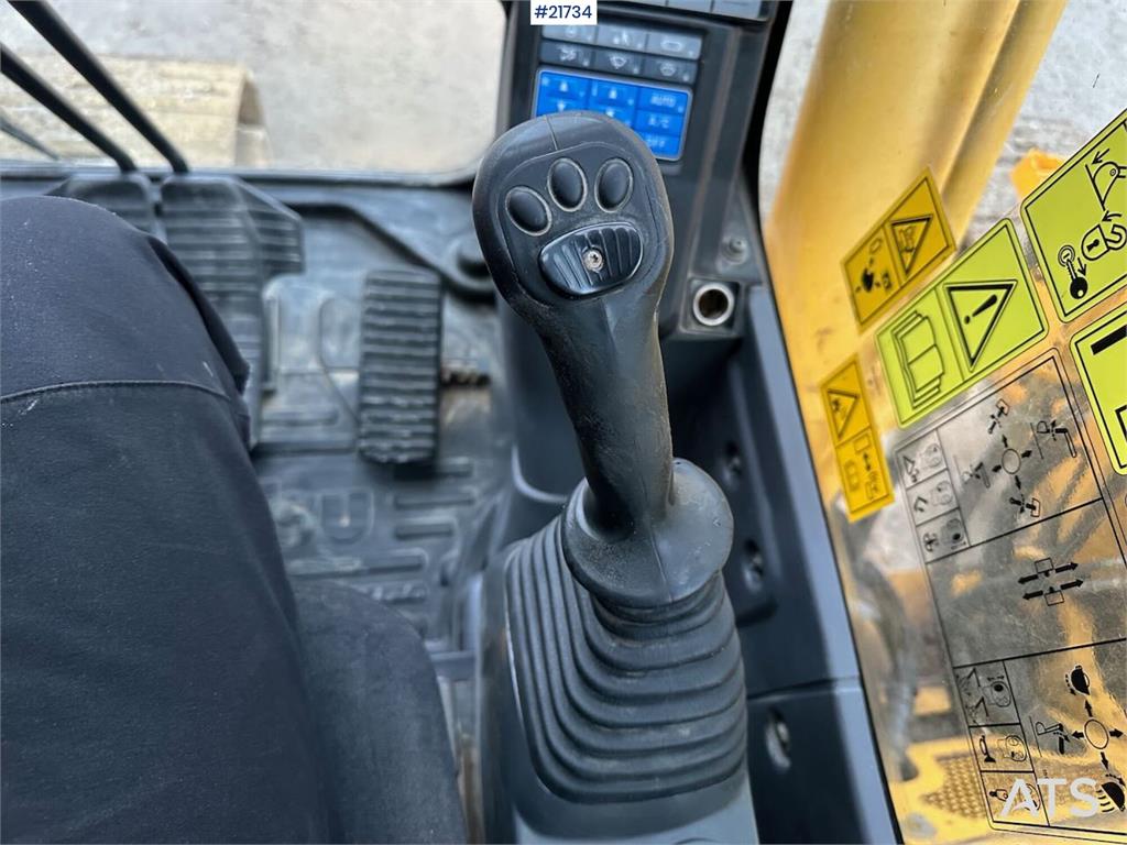 Komatsu PC228USLC-8 excavator w/ 3 buckets and tiltrotator