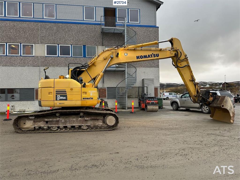 Komatsu PC228USLC-8 excavator w/ 3 buckets and tiltrotator