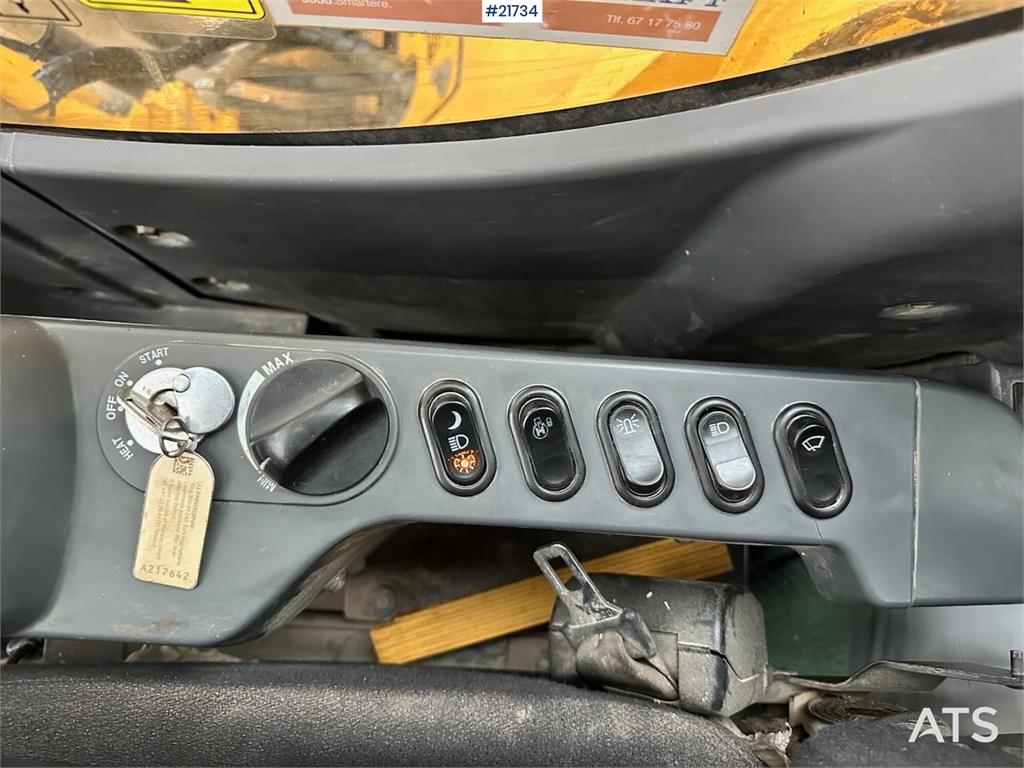 Komatsu PC228USLC-8 excavator w/ 3 buckets and tiltrotator