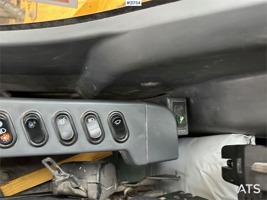 Komatsu PC228USLC-8 excavator w/ 3 buckets and tiltrotator