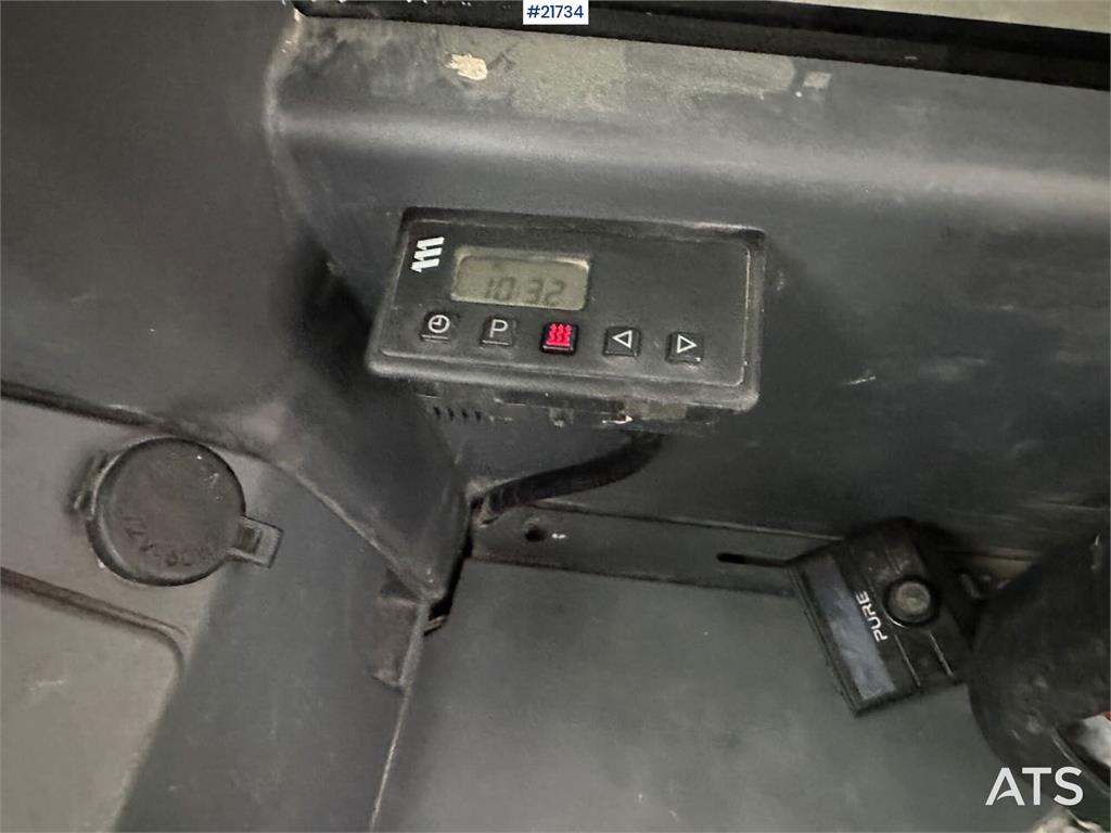 Komatsu PC228USLC-8 excavator w/ 3 buckets and tiltrotator