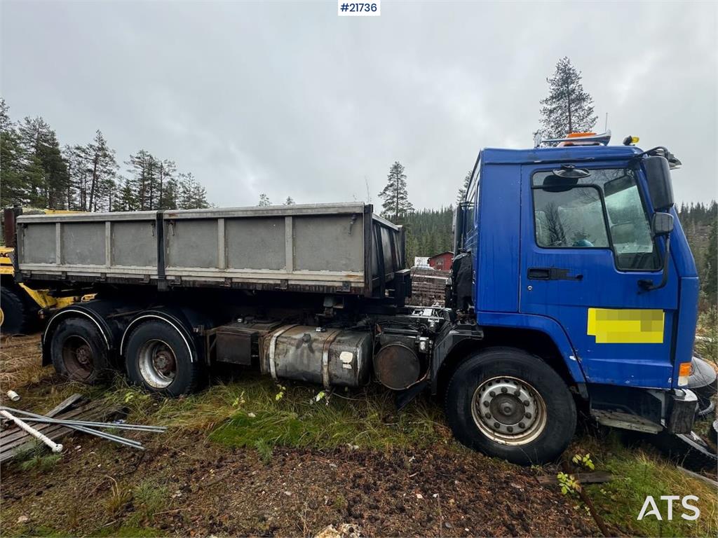 Volvo FL12 with 22 t/m Palfinger Crane, Timber Platform,