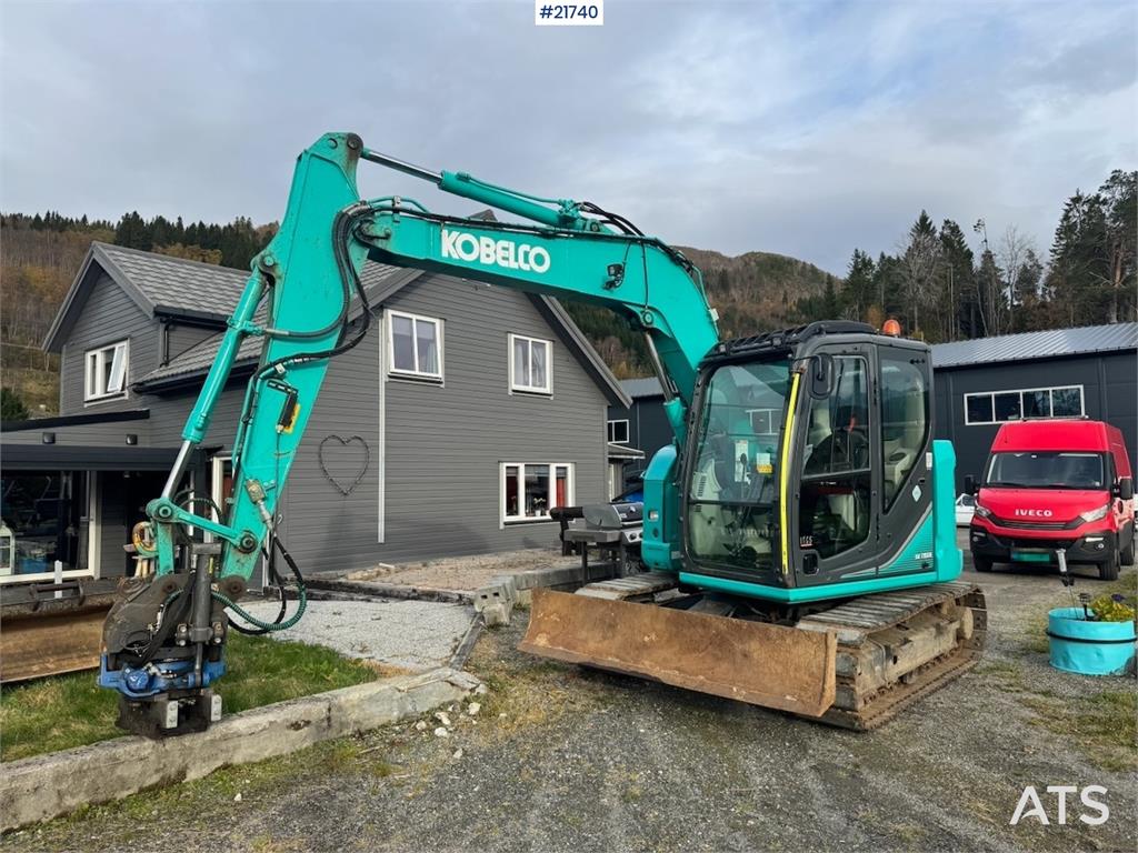 Kobelco SK75SR-3E w/ Rototilt, 2 buckets and grapple. 1850