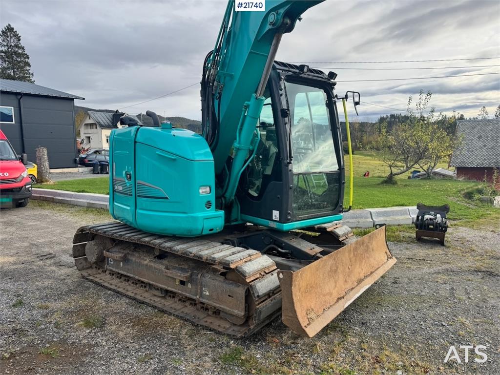Kobelco SK75SR-3E w/ Rototilt, 2 buckets and grapple. 1850