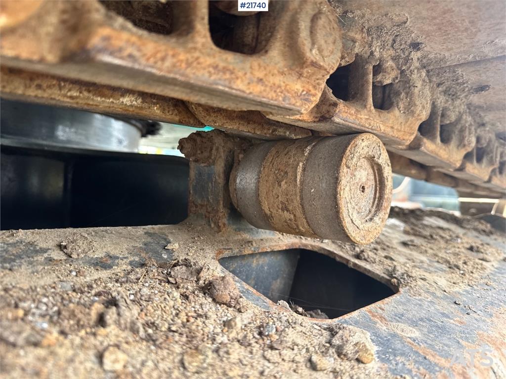 Kobelco SK75SR-3E w/ Rototilt, 2 buckets and grapple. 1850