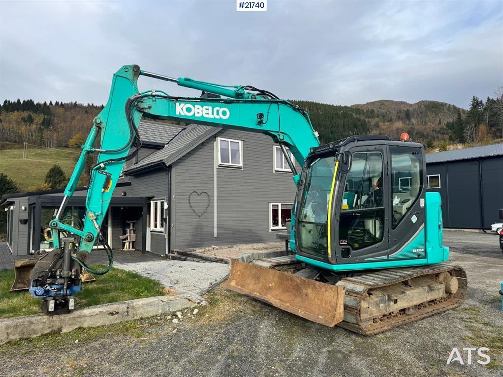 Kobelco SK75SR-3E w/ Rototilt, 2 buckets and grapple. 1850