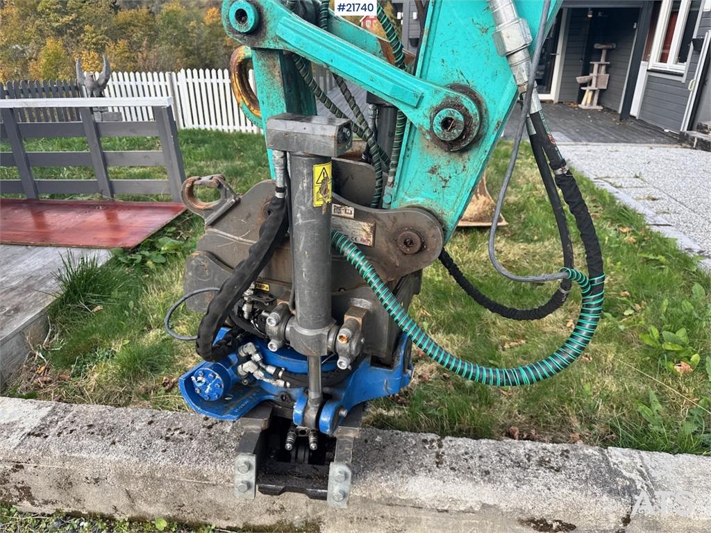 Kobelco SK75SR-3E w/ Rototilt, 2 buckets and grapple. 1850