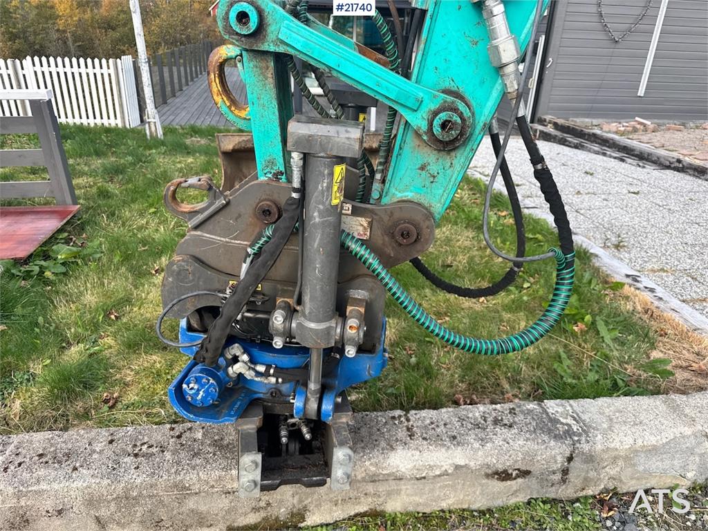 Kobelco SK75SR-3E w/ Rototilt, 2 buckets and grapple. 1850