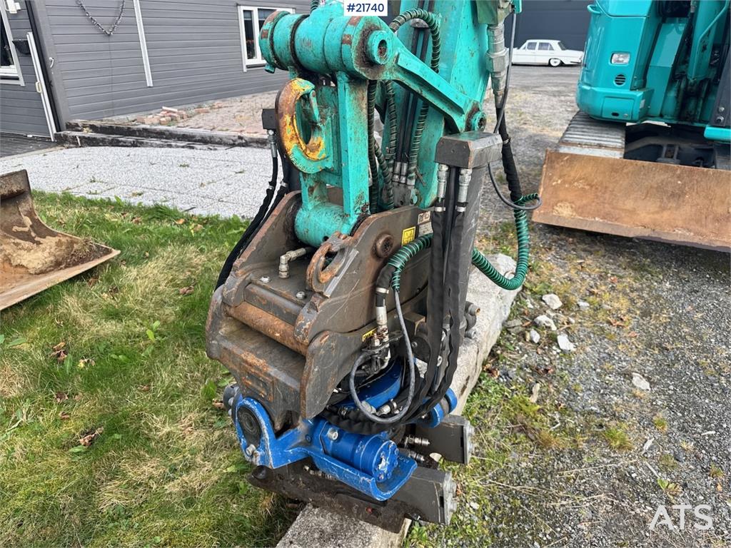 Kobelco SK75SR-3E w/ Rototilt, 2 buckets and grapple. 1850