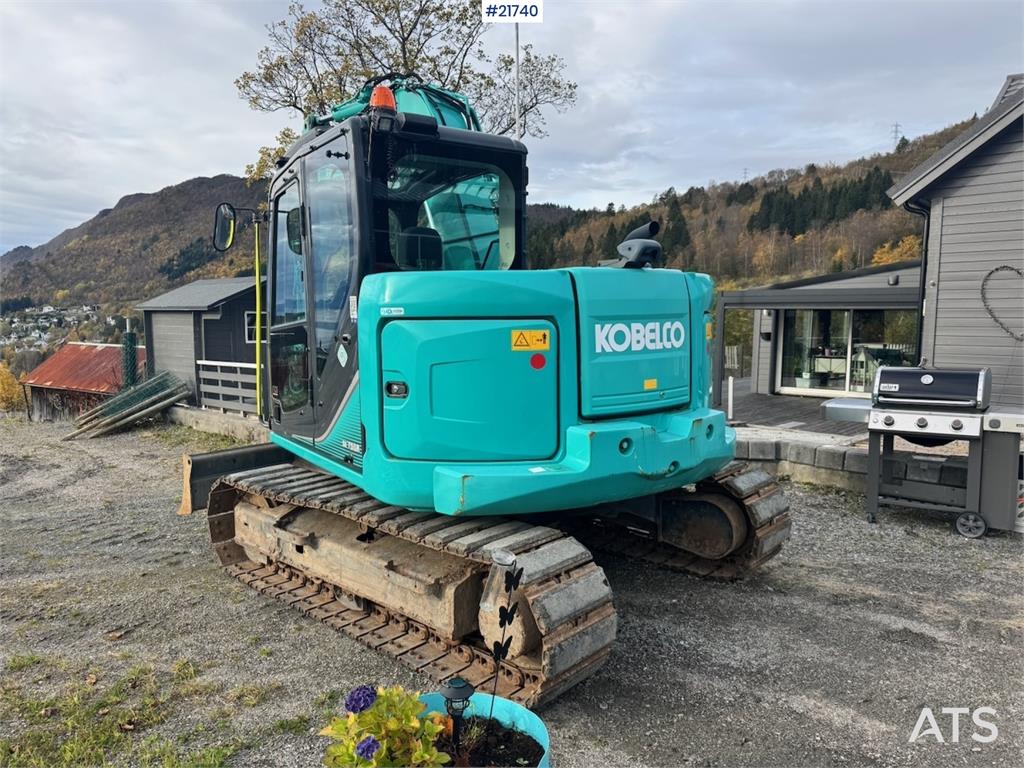 Kobelco SK75SR-3E w/ Rototilt, 2 buckets and grapple. 1850