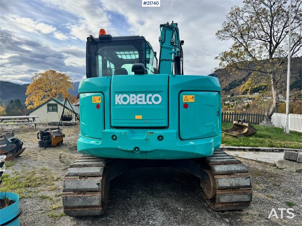 Kobelco SK75SR-3E w/ Rototilt, 2 buckets and grapple. 1850