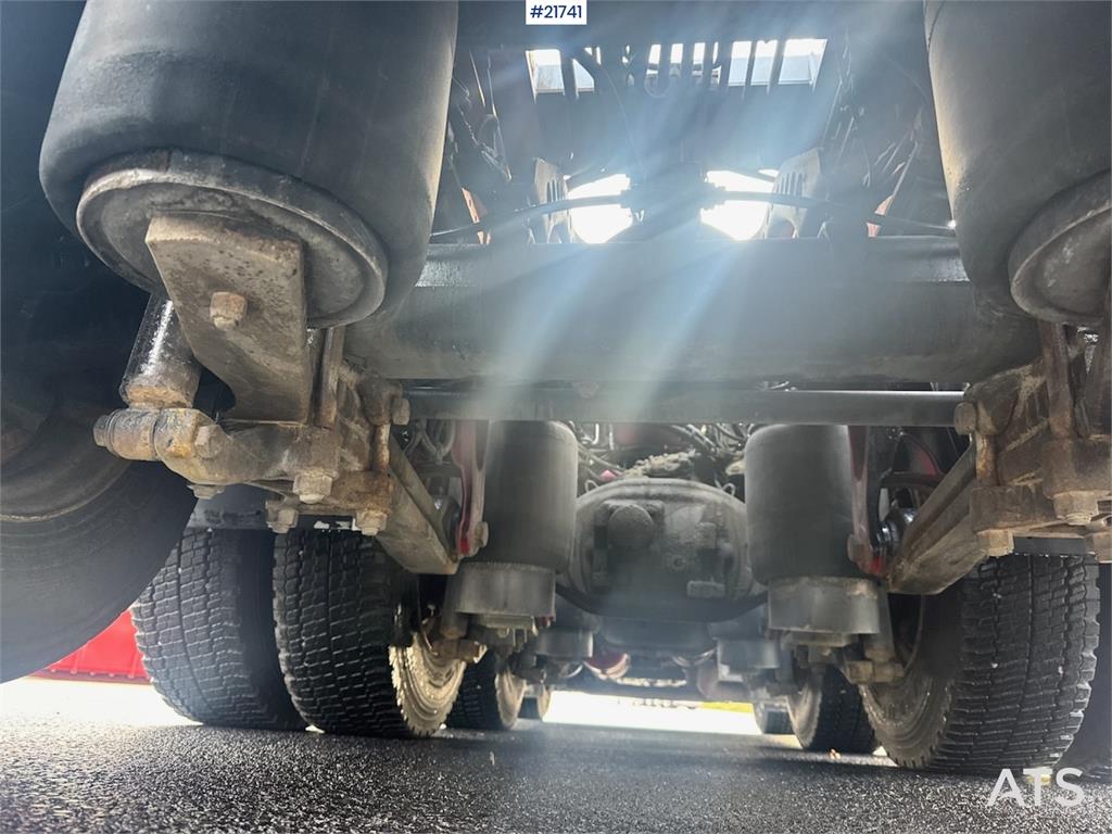 Scania R580 Tridem Hooklift w/ Crane hydraulics. Freshly