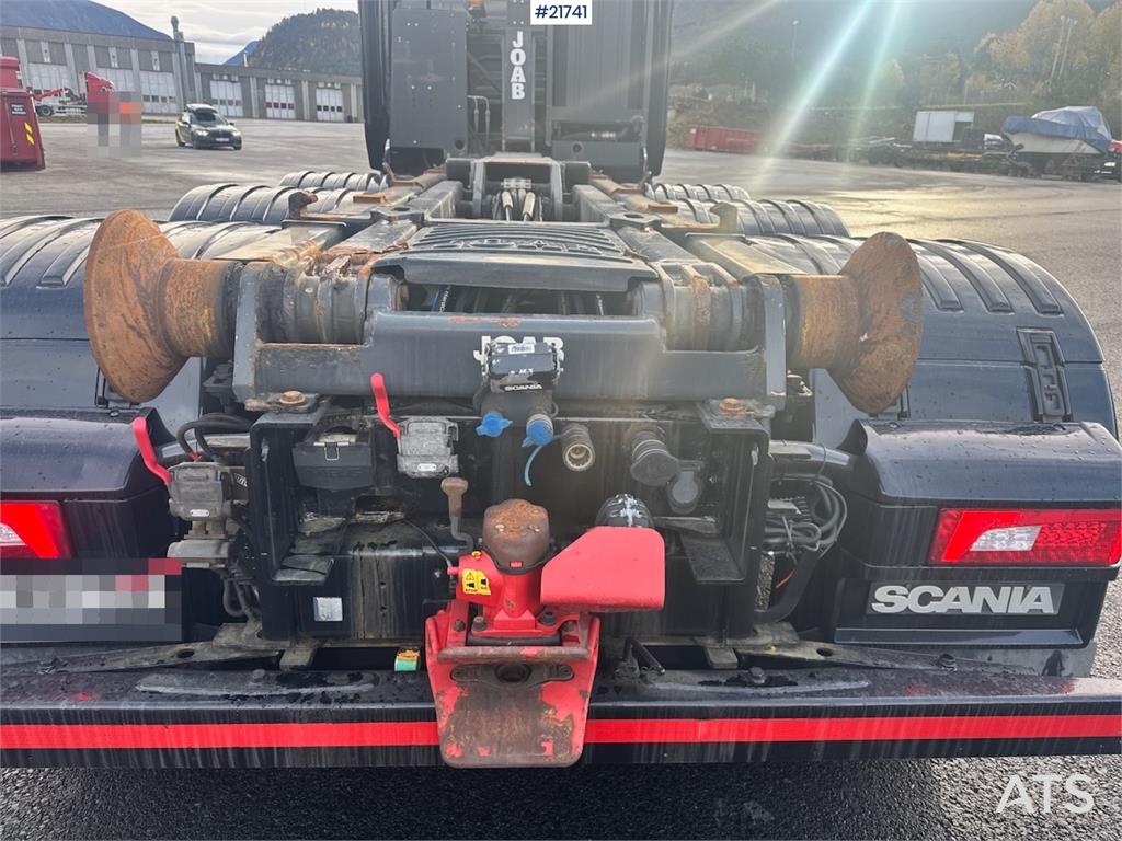 Scania R580 Tridem Hooklift w/ Crane hydraulics. Freshly