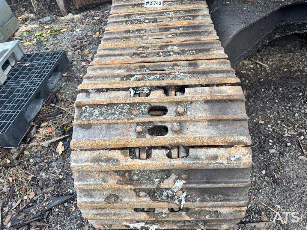 Hitachi EX165 Tracked Excavator with 2 Buckets