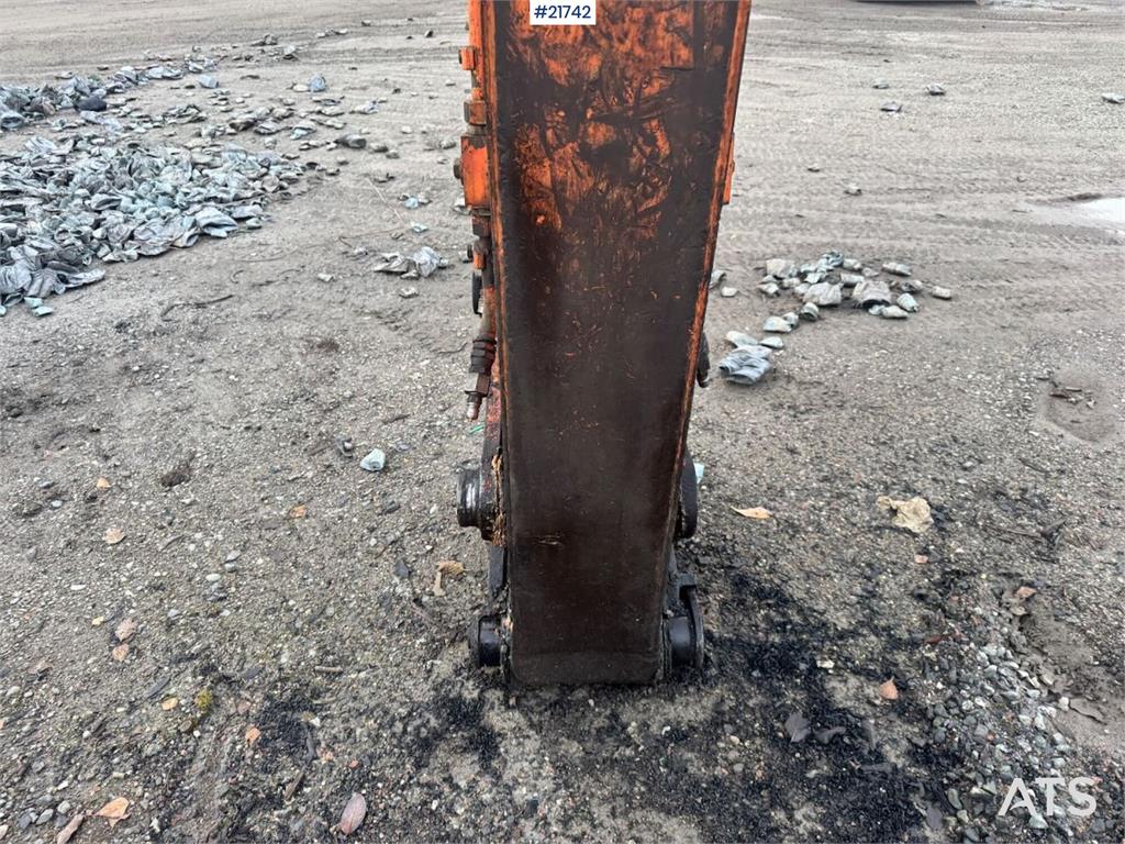 Hitachi EX165 Tracked Excavator with 2 Buckets