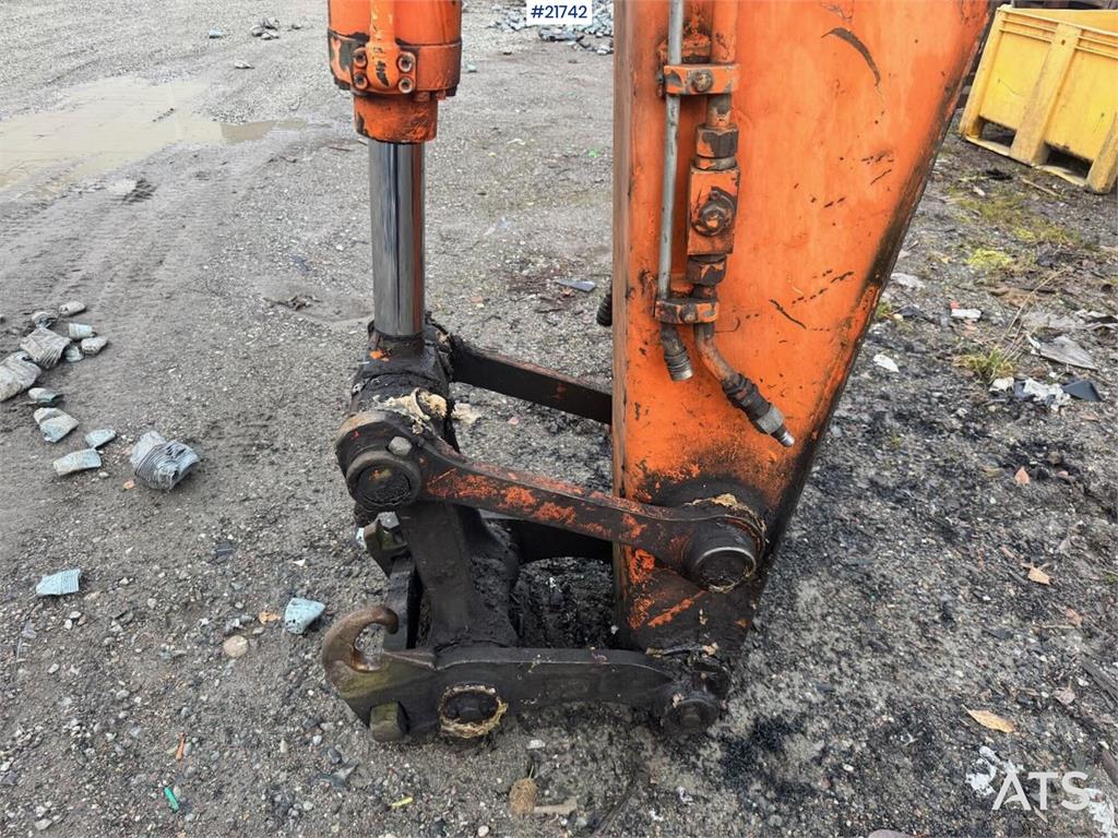 Hitachi EX165 Tracked Excavator with 2 Buckets