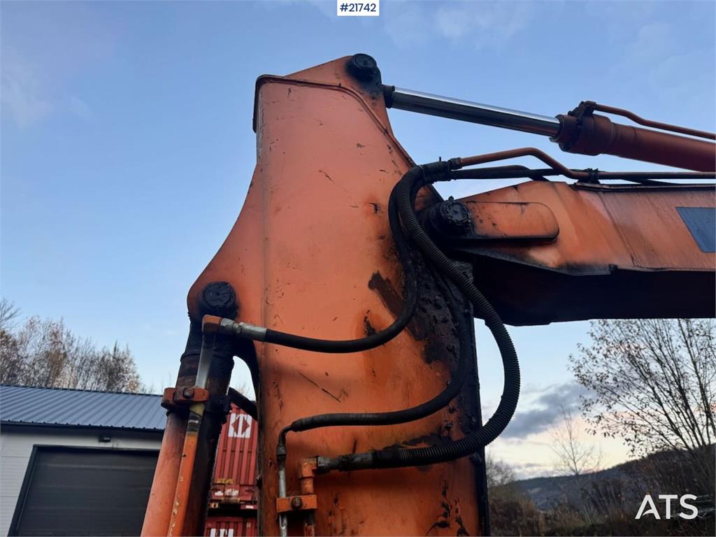 Hitachi EX165 Tracked Excavator with 2 Buckets