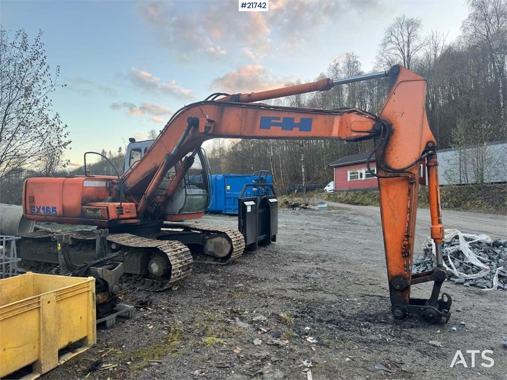 Hitachi EX165 Tracked Excavator with 2 Buckets