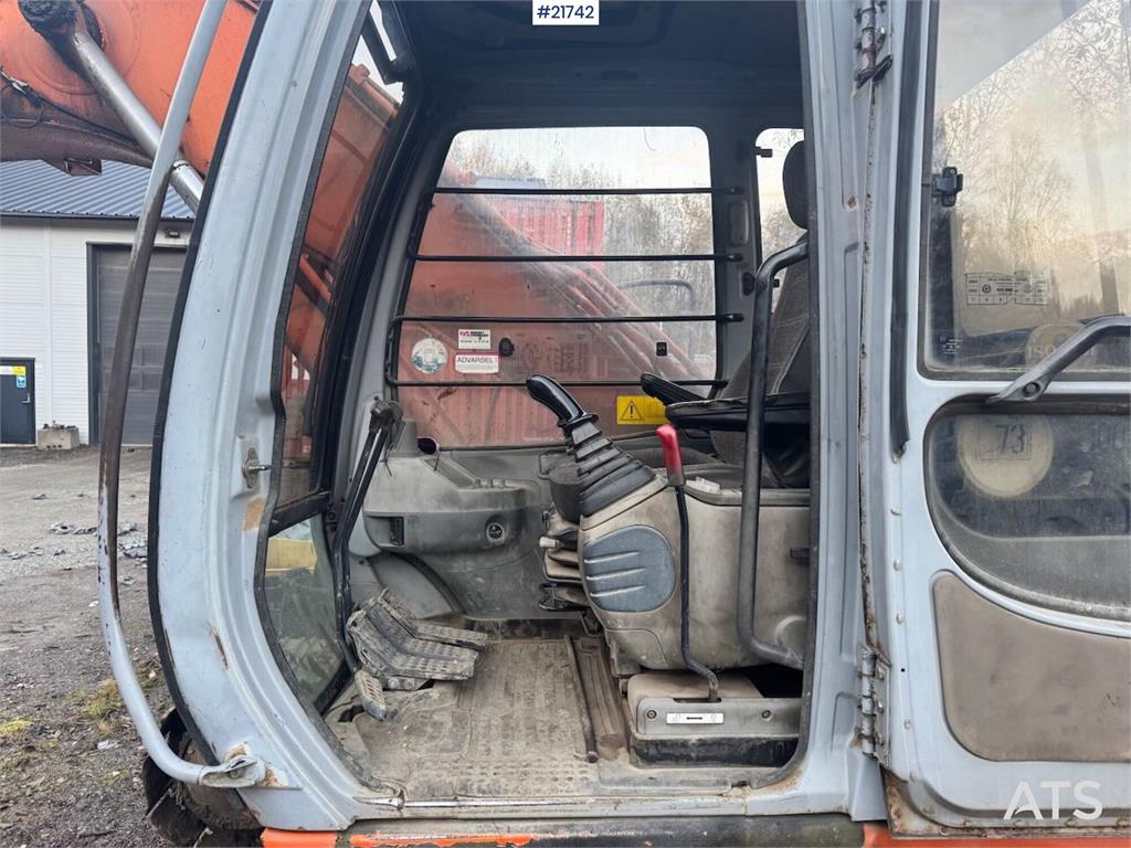 Hitachi EX165 Tracked Excavator with 2 Buckets