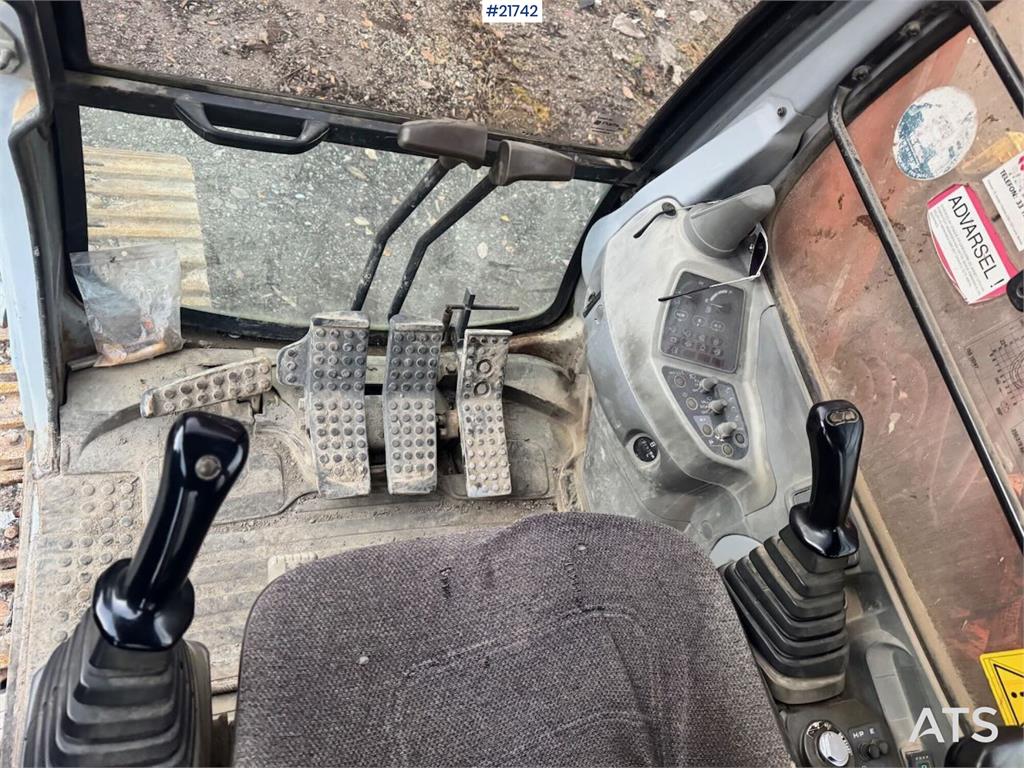 Hitachi EX165 Tracked Excavator with 2 Buckets