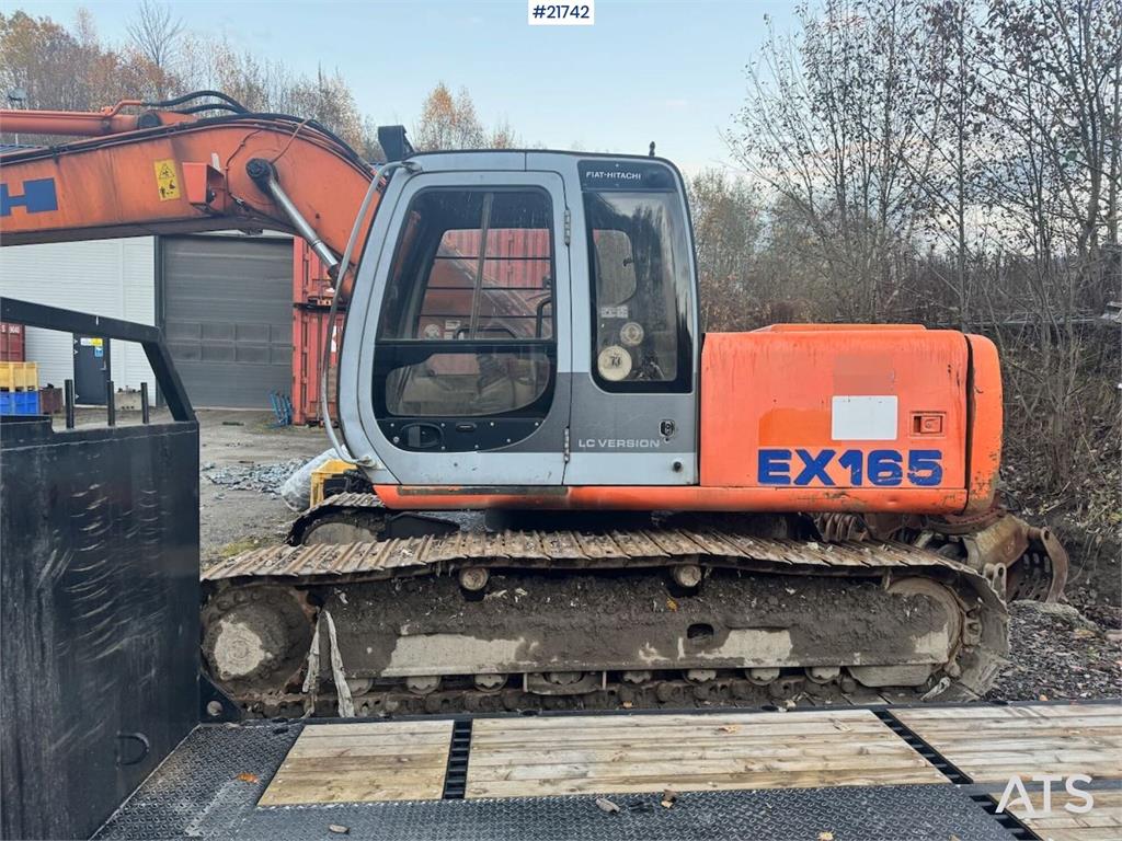 Hitachi EX165 Tracked Excavator with 2 Buckets