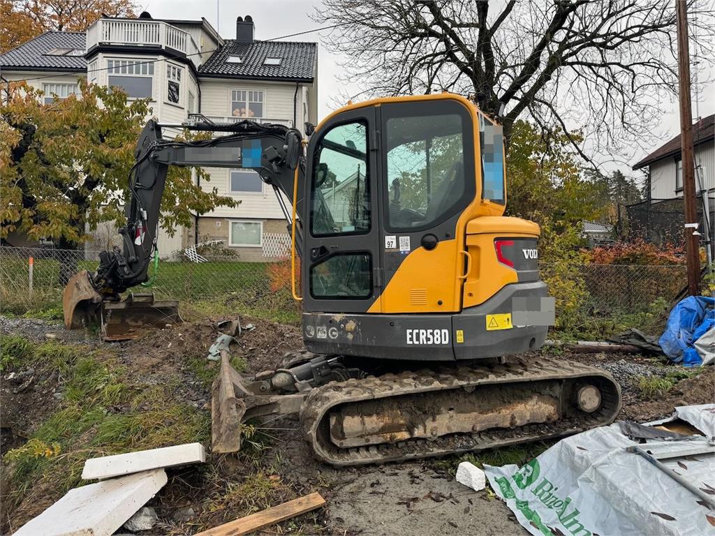 Volvo ECR58D Tracked Excavator with Tilt and Bucket