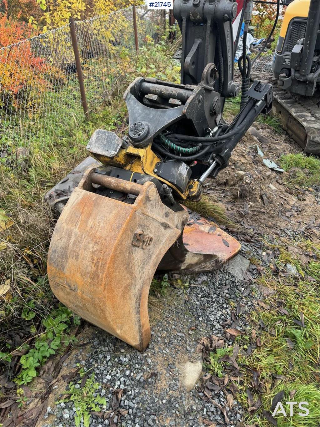 Volvo ECR58D Tracked Excavator with Tilt and Bucket