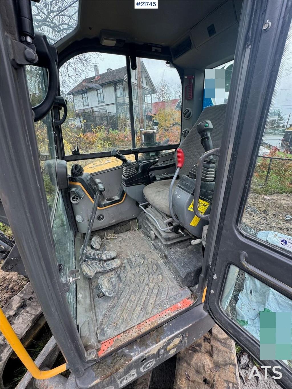 Volvo ECR58D Tracked Excavator with Tilt and Bucket