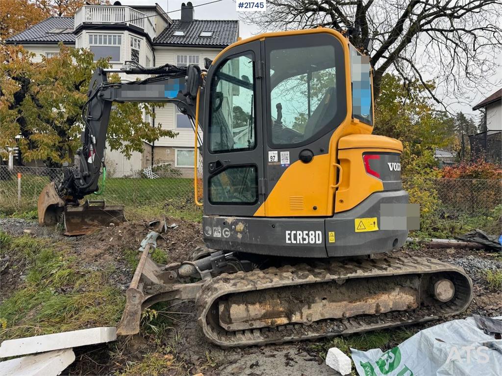Volvo ECR58D Tracked Excavator with Tilt and Bucket