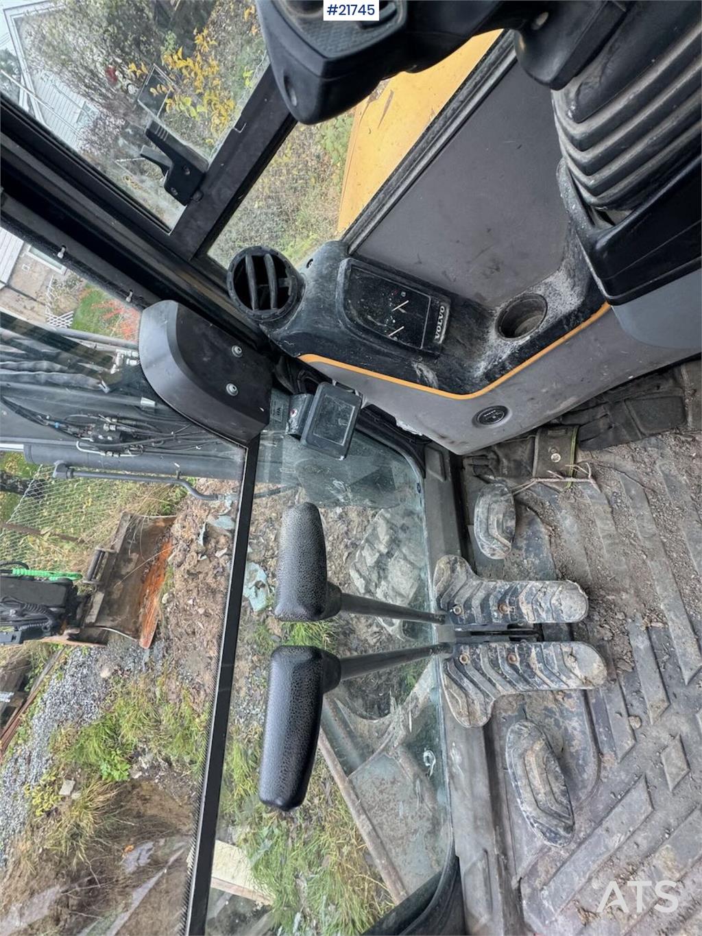Volvo ECR58D Tracked Excavator with Tilt and Bucket