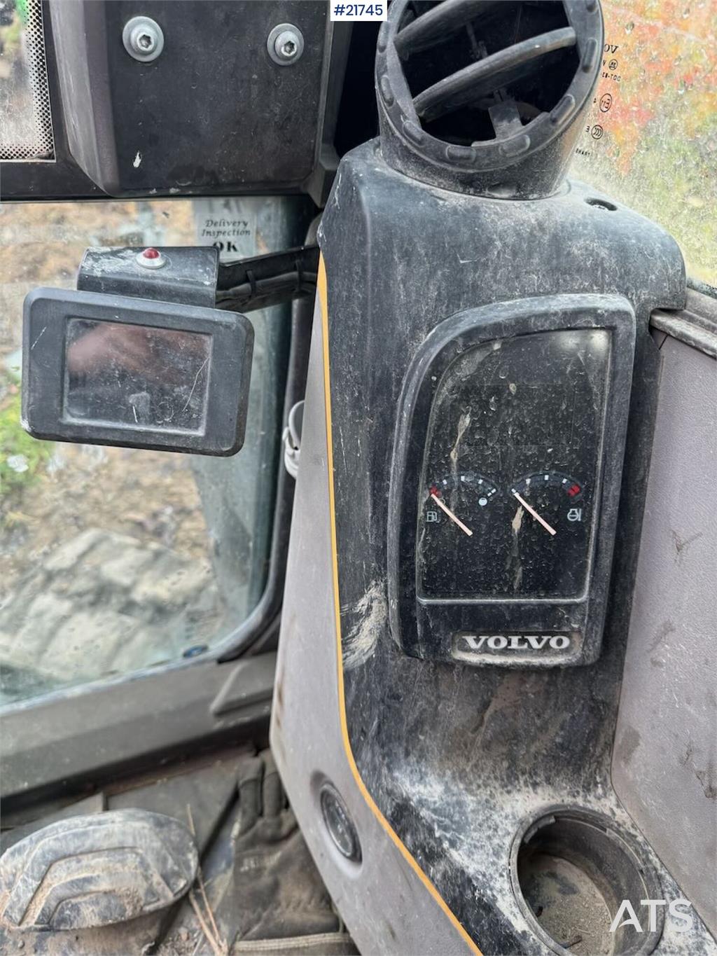 Volvo ECR58D Tracked Excavator with Tilt and Bucket