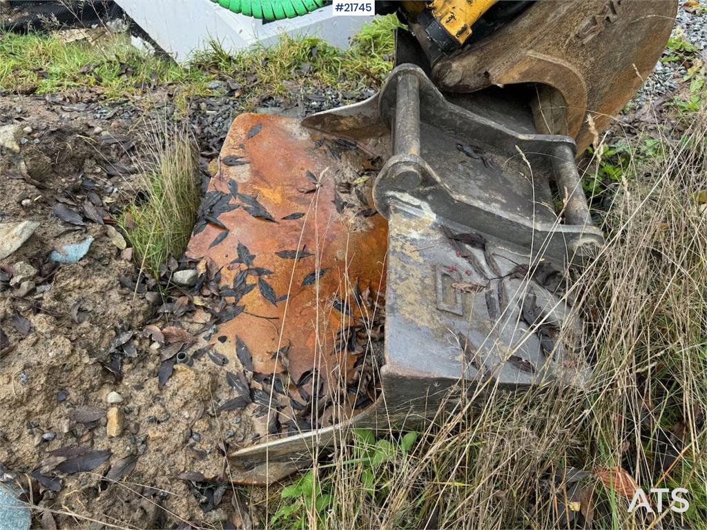 Volvo ECR58D Tracked Excavator with Tilt and Bucket