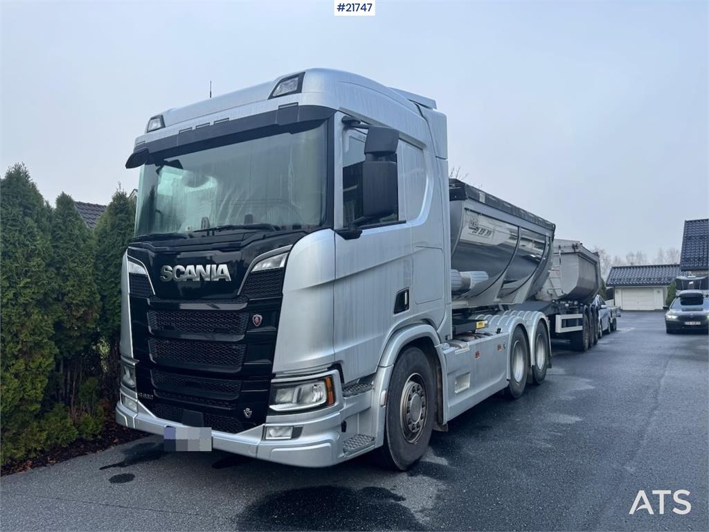 Scania R660 6x4 Asphalt Truck with Carnehl Asphalt Traile