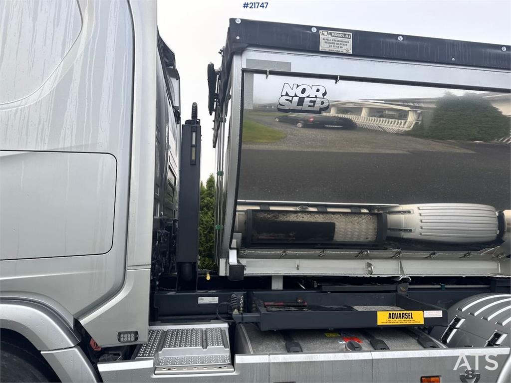 Scania R660 6x4 Asphalt Truck with Carnehl Asphalt Traile