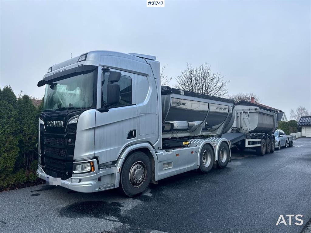 Scania R660 6x4 Asphalt Truck with Carnehl Asphalt Traile