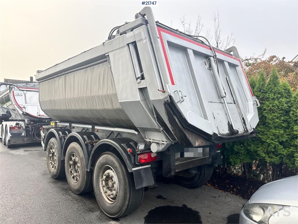 Scania R660 6x4 Asphalt Truck with Carnehl Asphalt Traile