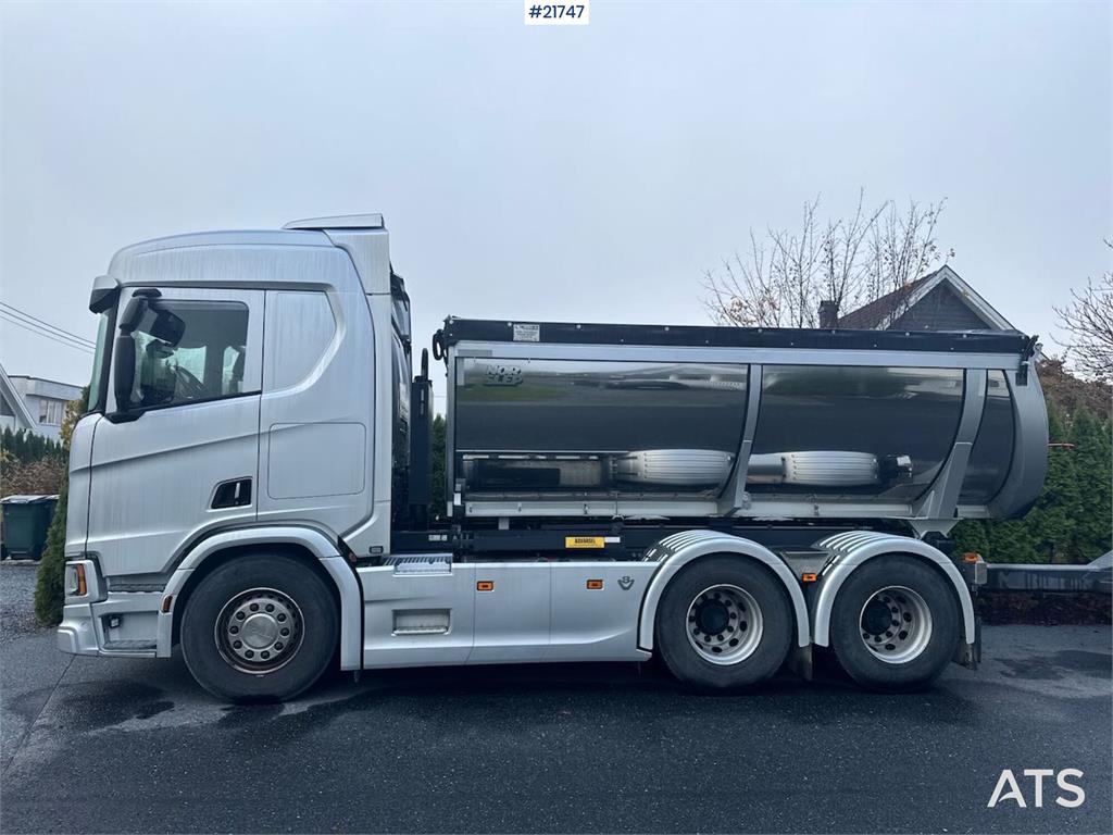 Scania R660 6x4 Asphalt Truck with Carnehl Asphalt Traile