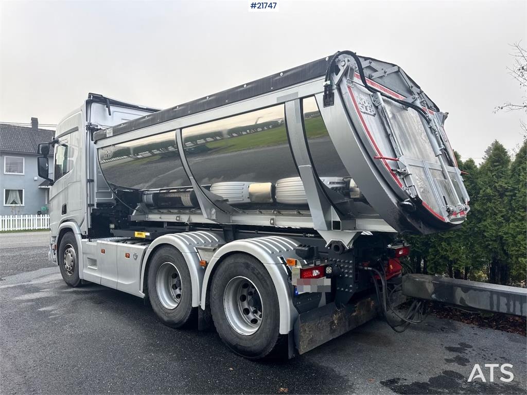 Scania R660 6x4 Asphalt Truck with Carnehl Asphalt Traile
