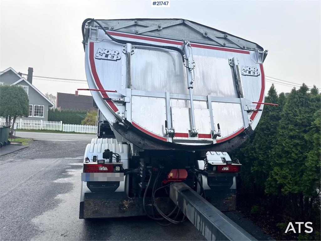 Scania R660 6x4 Asphalt Truck with Carnehl Asphalt Traile