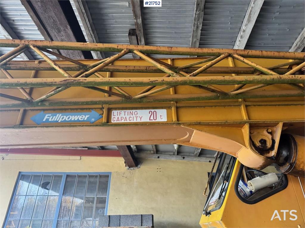 Kato KR-20 Mobile Crane