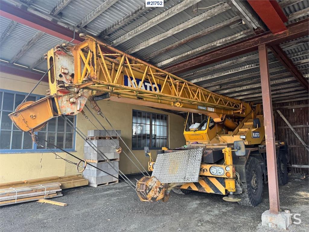 Kato KR-20 Mobile Crane