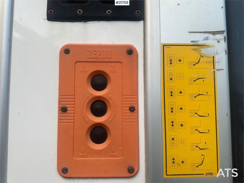 Volvo FM450 box truck 6x2 w/ full side opening, 2 zone u