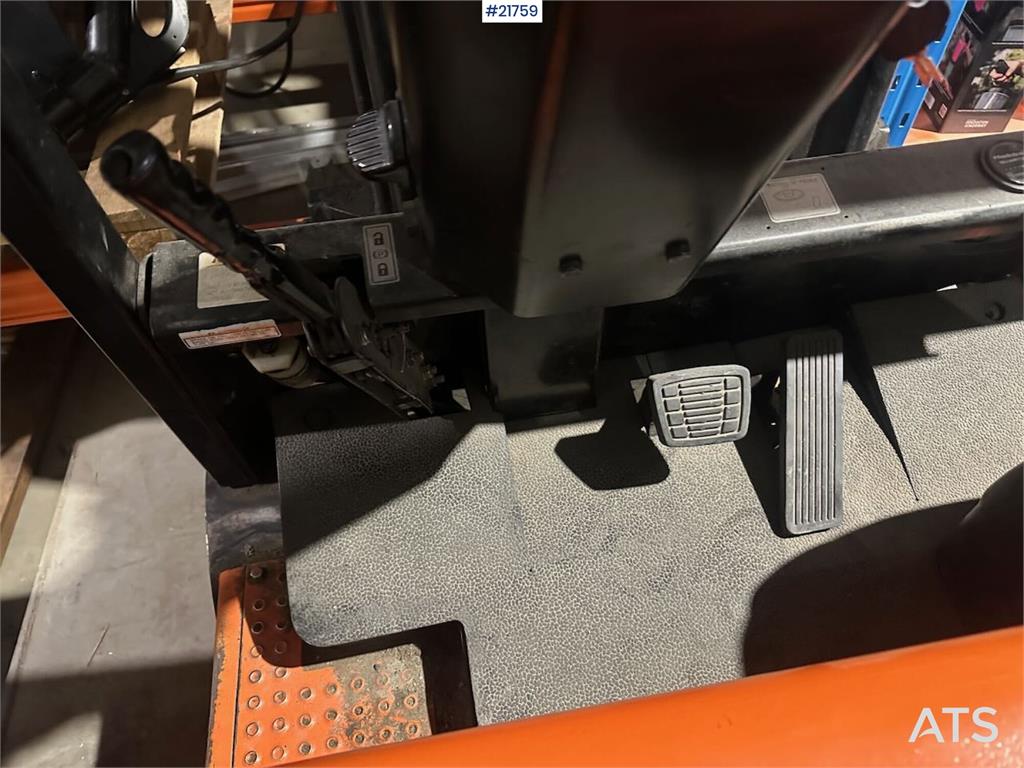 Daewoo B20T truck w/ 4.5 m lift height