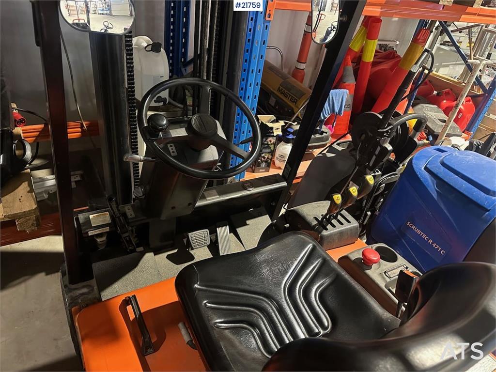 Daewoo B20T truck w/ 4.5 m lift height