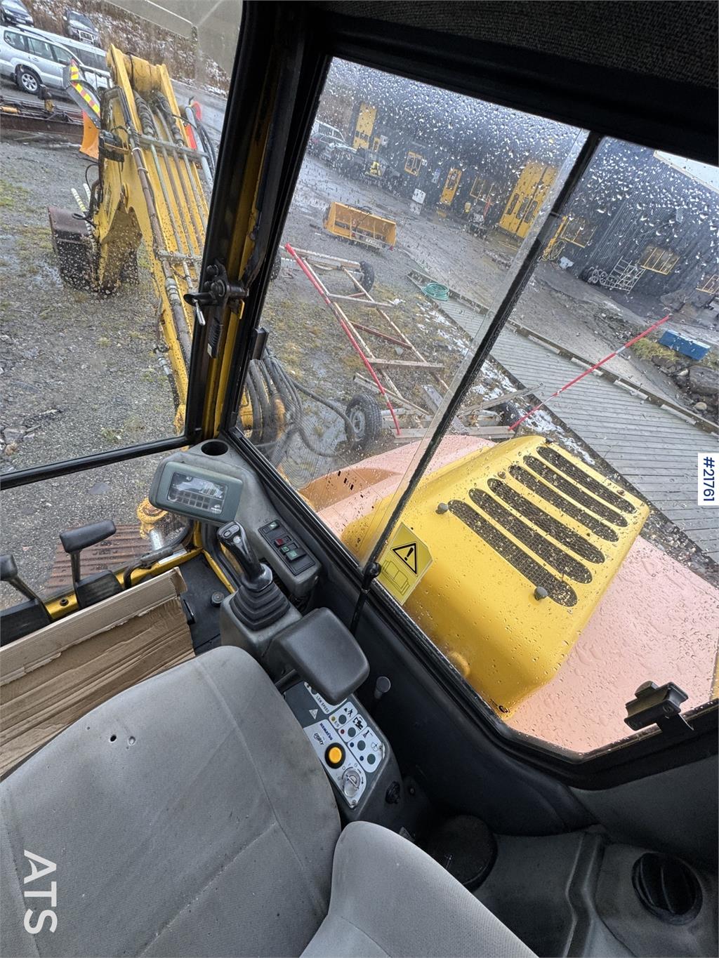 Komatsu PC95R w/ bucket