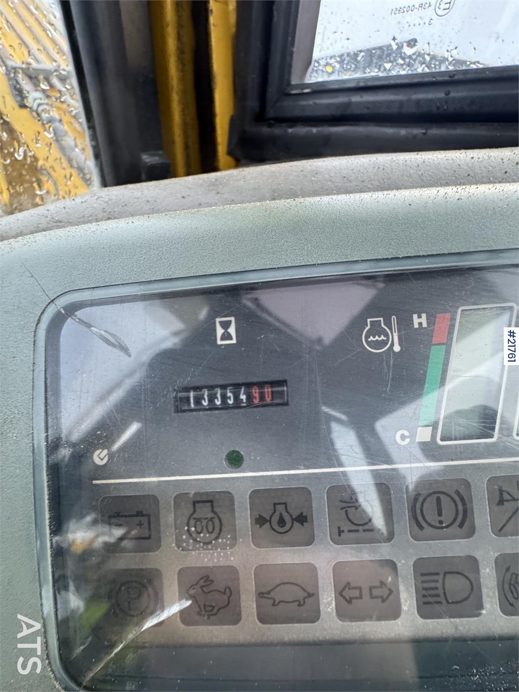 Komatsu PC95R w/ bucket