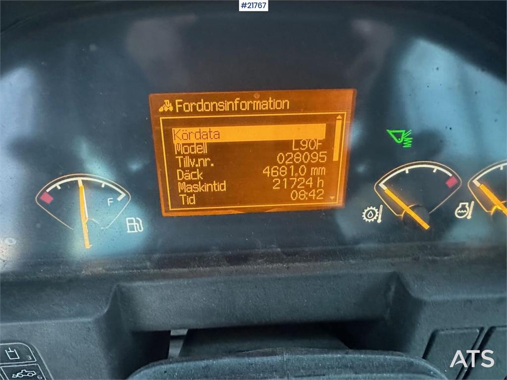 Volvo L90F wheel loader w/ Volvo gravel bucket. WATCH VI