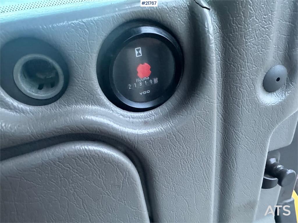 Volvo L90F wheel loader w/ Volvo gravel bucket. WATCH VI