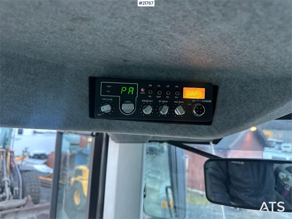 Volvo L90F wheel loader w/ Volvo gravel bucket. WATCH VI