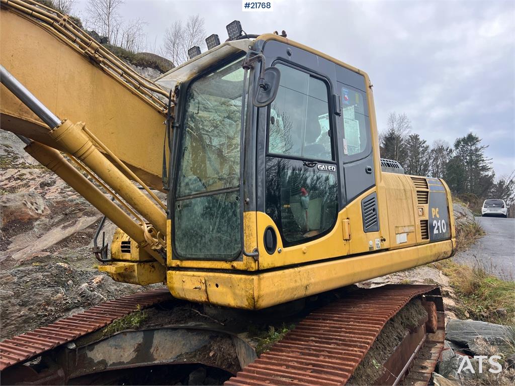 Komatsu pc210lc-8 excavator w/ tooth bucket